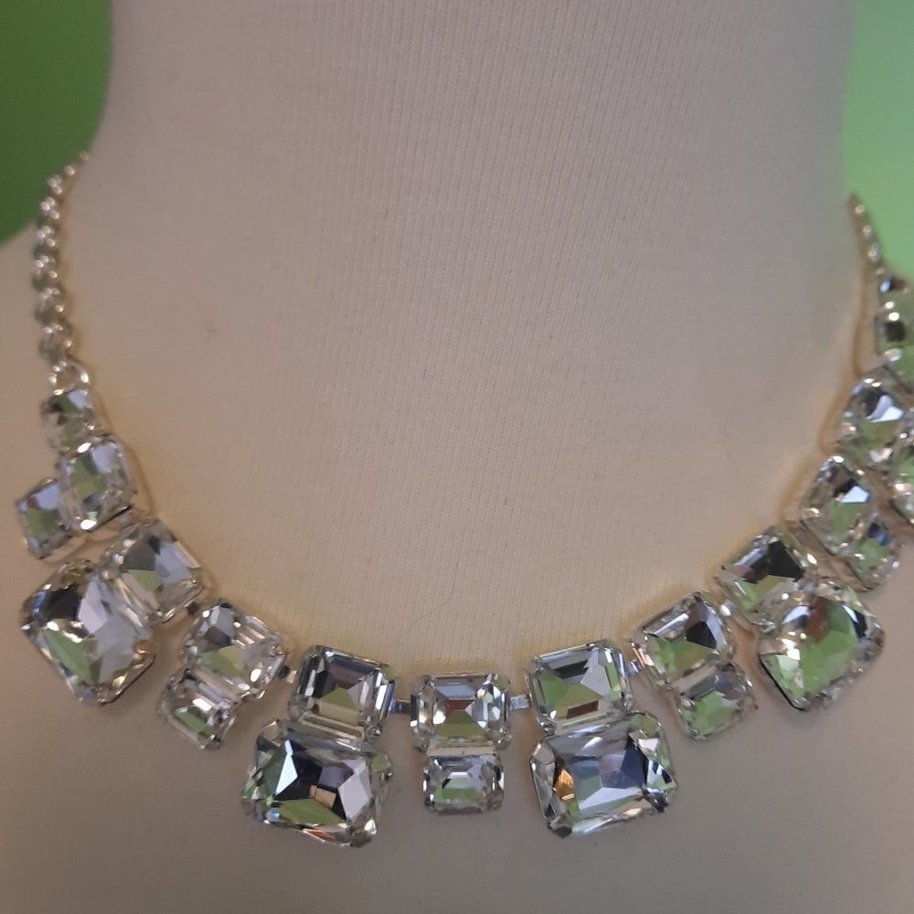 NWT Necklace/Earring Set - Picture 8 of 10